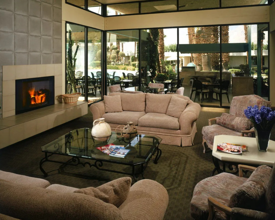 Lobby & Reception