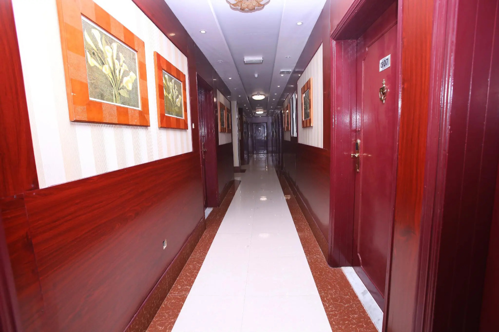 Lobby & Reception