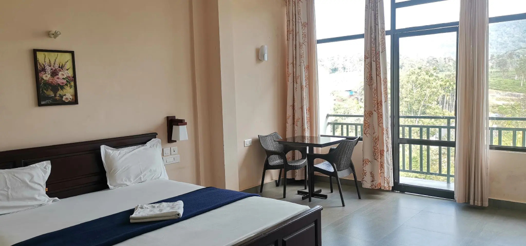 豪華雙人房，設有露台及景色，配有雙人床