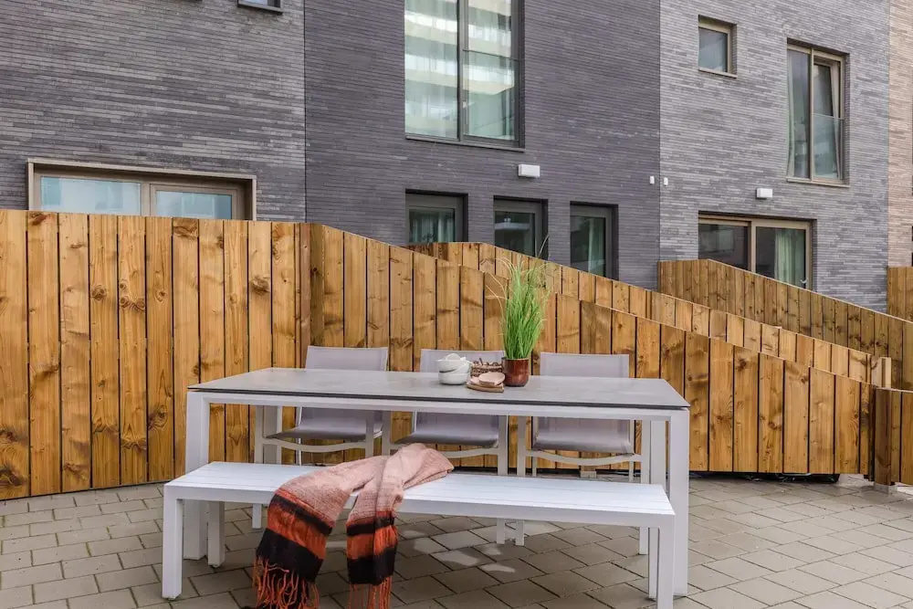 New Holiday Home With Parking Near the Beach
