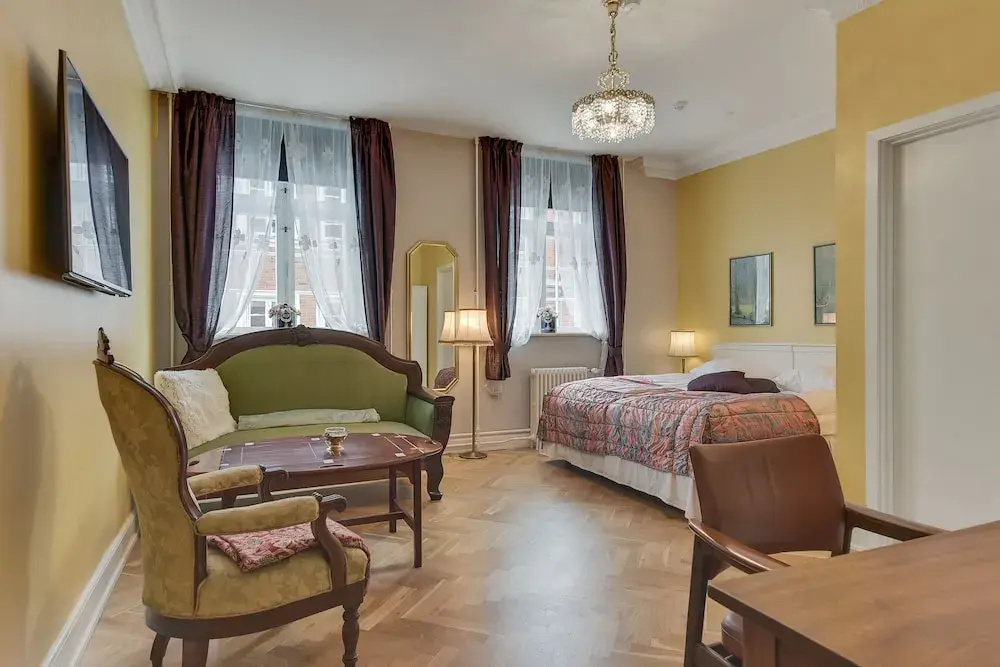 Standard Double room (full double bed)