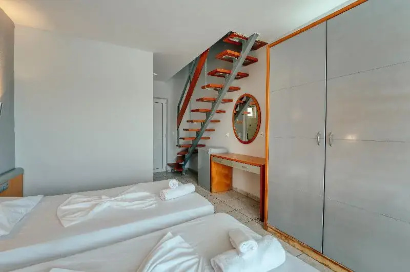 Classic Quadruple room