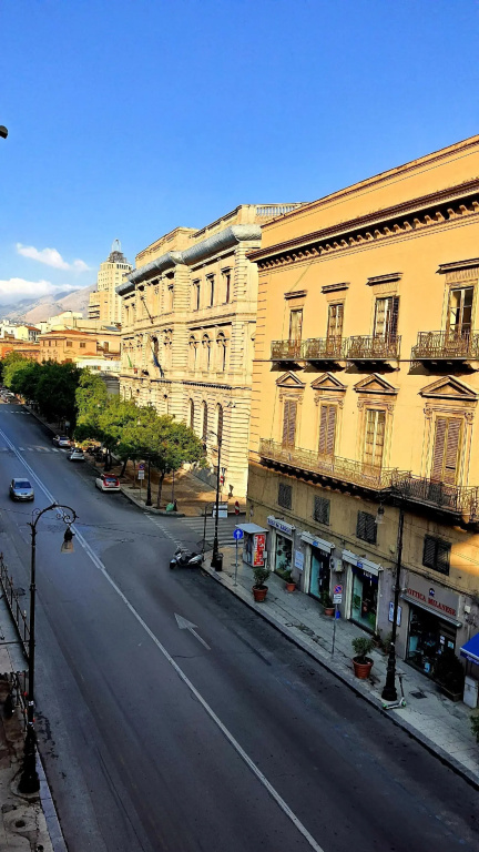 Cavour il Conte Camillo Bed&Breakfast
