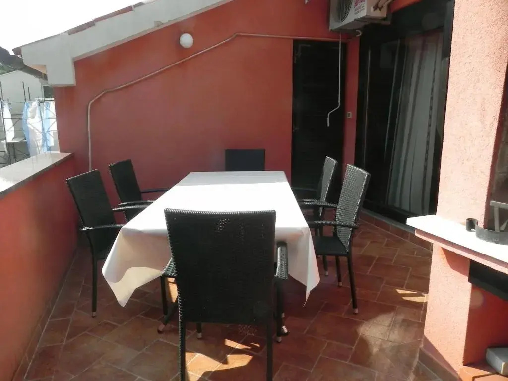 3 Bedrooms Apartment with balcony
