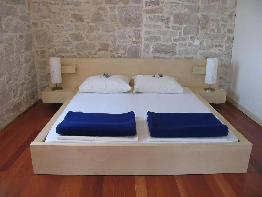 Standard Double room with sea view (full double bed)