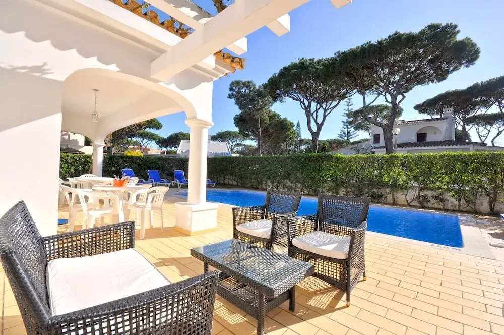 Charming Villa, Private Pool, Walking Distance to Centre, Free AC & Wifi