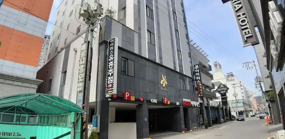 Hotel photo 1