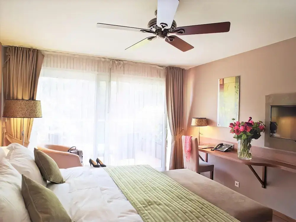 Deluxe Double room with balcony and with view (full double bed)