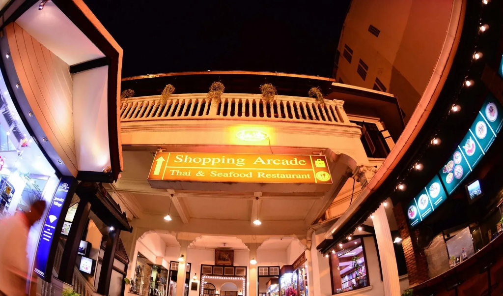 Silom Village Inn — фото