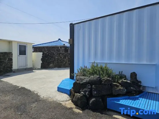 U-do Seaside House