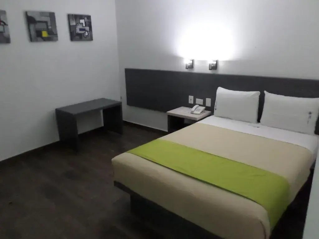 Standard Double room with balcony (full double bed)