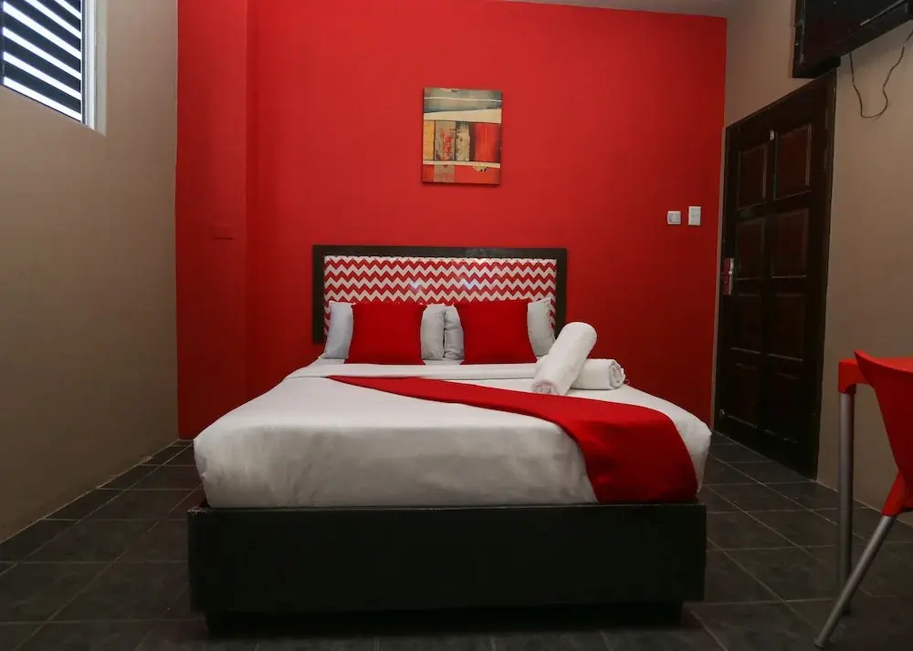 Deluxe Double room (full double bed)