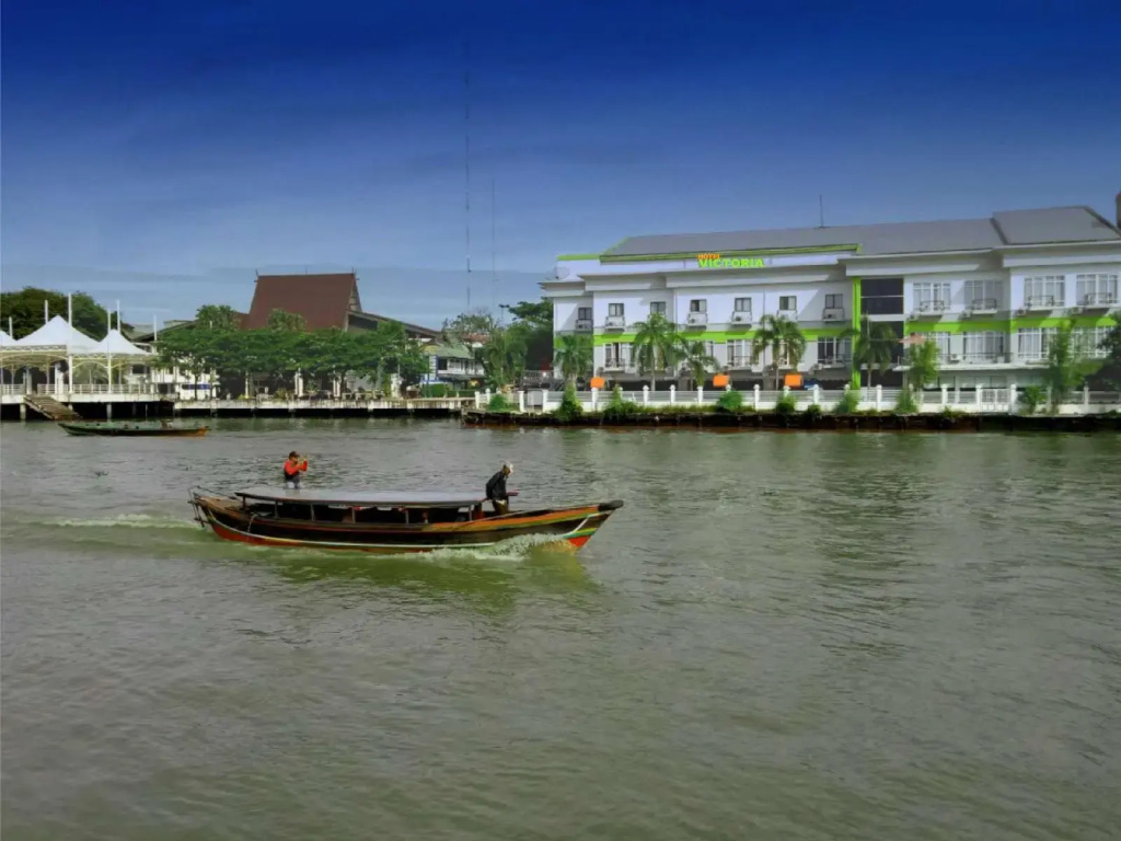 Hotel Victoria River View
