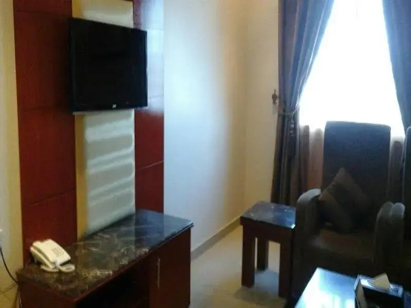 Nawara Al Azizya 1