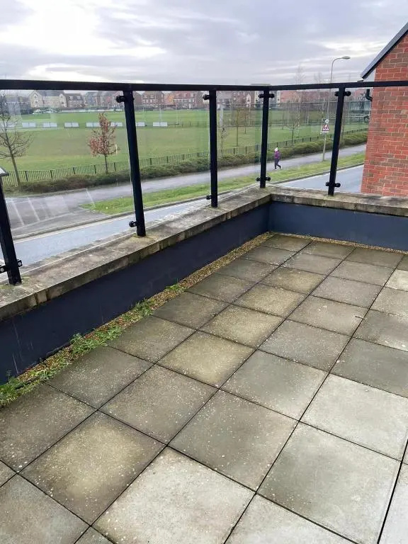 2 Bed-sleeps 7-free Parking-balcony