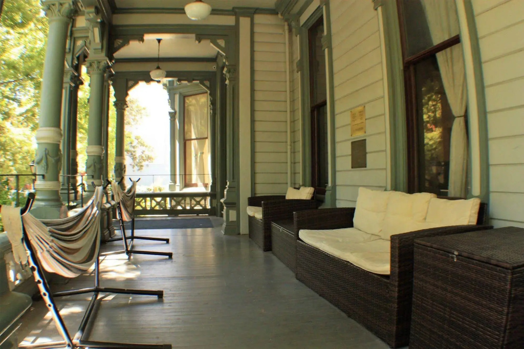 HI Sacramento Hostel