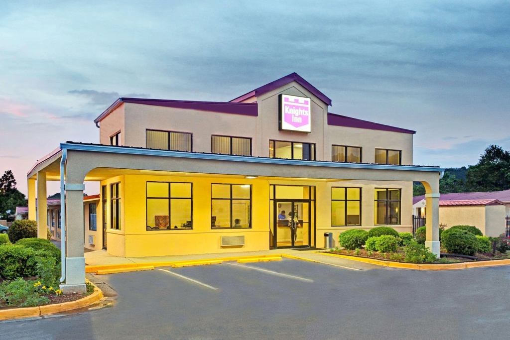 Knights Inn - Cartersville GA