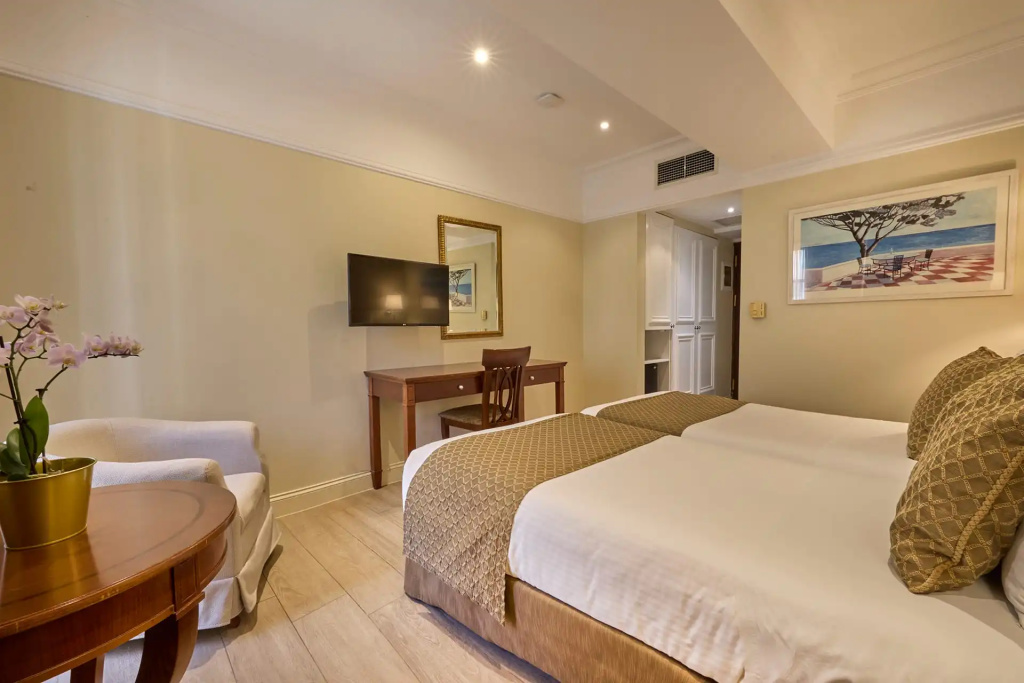 Standard Double room (full double bed)