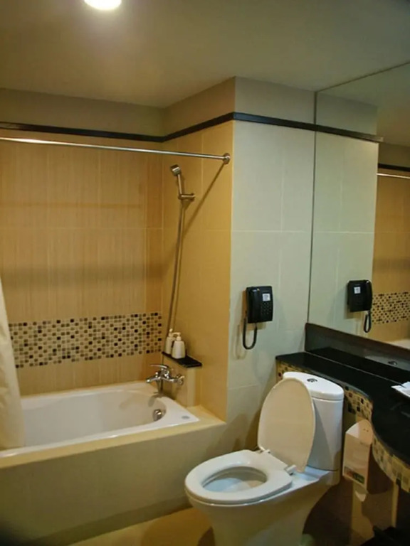Номер Superior с балконом и с видом на сад в Tara Mantra Cha Am Resort