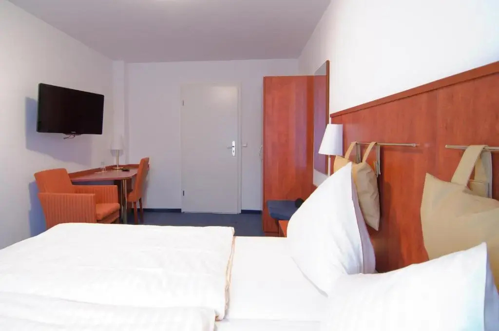 Standard Double room (full double bed)