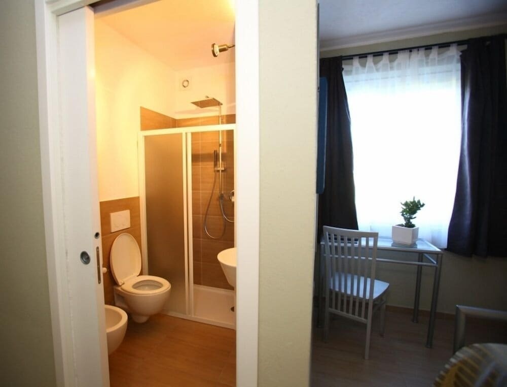 Deluxe Double room with mountain view (full double bed)