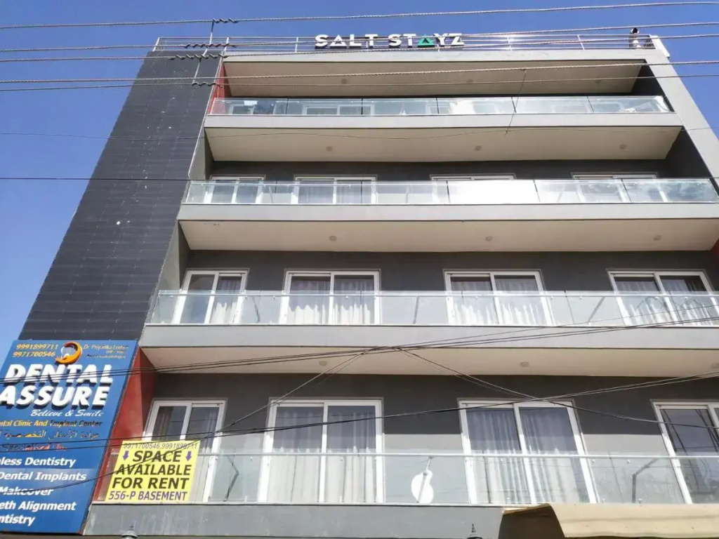 Saltstayz Select- Medicity Near Medanta Hospital