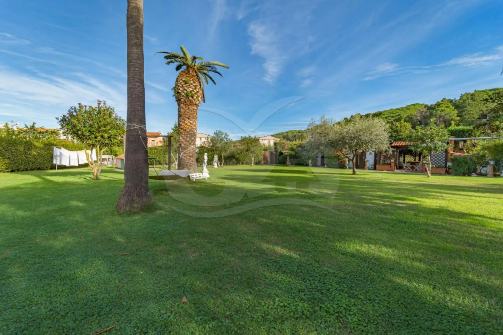 Albero del Pepe 1 vwith garden very close to the center and the beach of Marina di Campo-ALBERO DEL PEPE 1