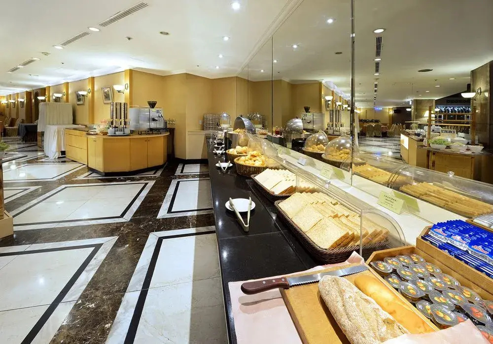 Food & Beverage