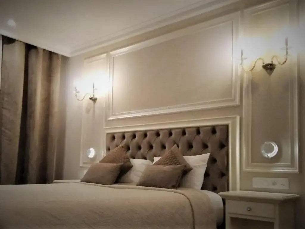Deluxe Double room with garden view (full double bed)