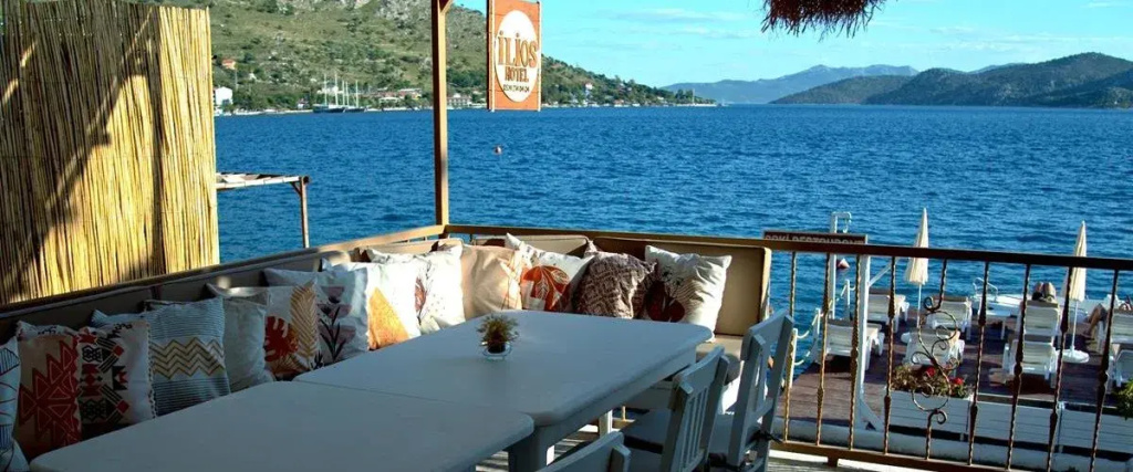 Beach & Waterfront