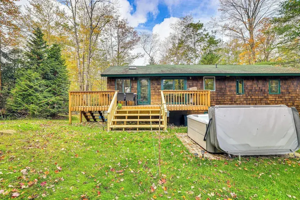 Private Hot Tub: Pocono Pines Cabin Getaway!