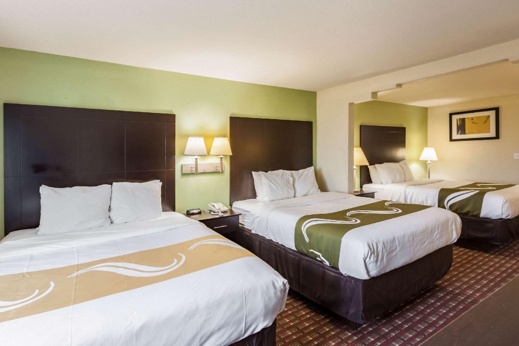 Quality Inn near SeaWorld - Lackland - Tap to explore photos