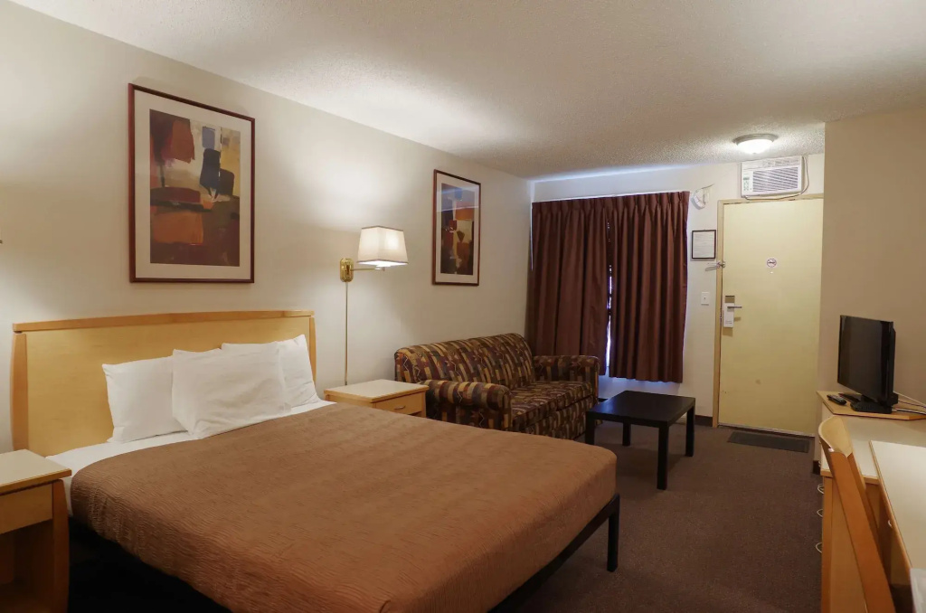 Canadas Best Value Inn and Suites Fernie - фото 23