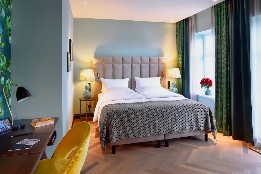 Standard Double room with balcony (full double bed)
