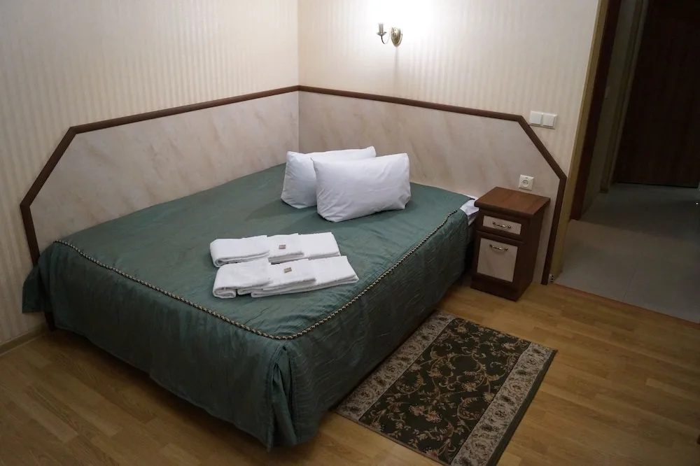 Standard Double room with balcony (full double bed)