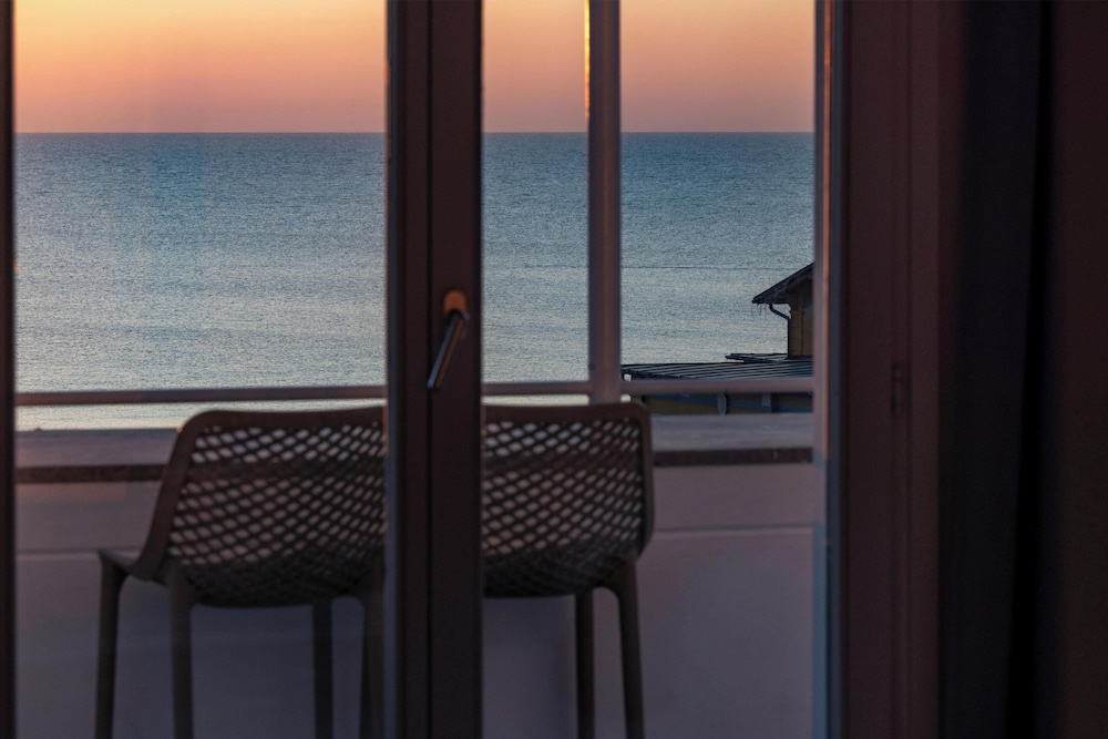 Standard Double room with sea view (full double bed)