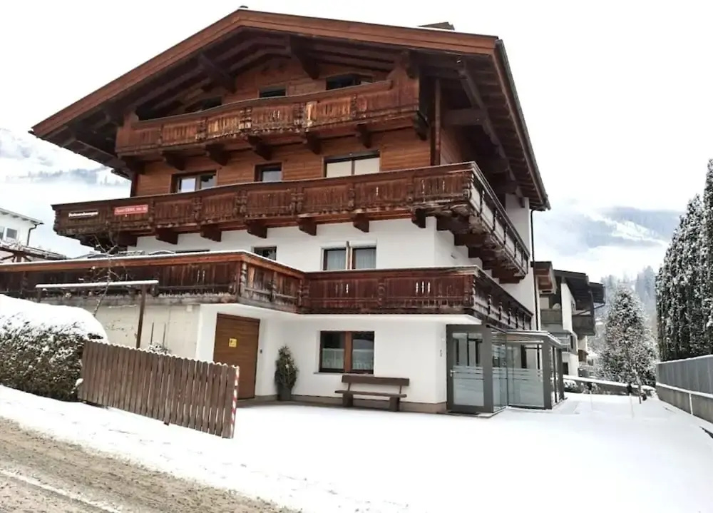 Apartment in Fugen Near Spieljochbahn