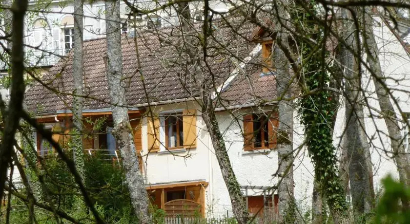 Les Villaris
