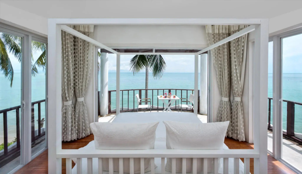 Deluxe room beachfront