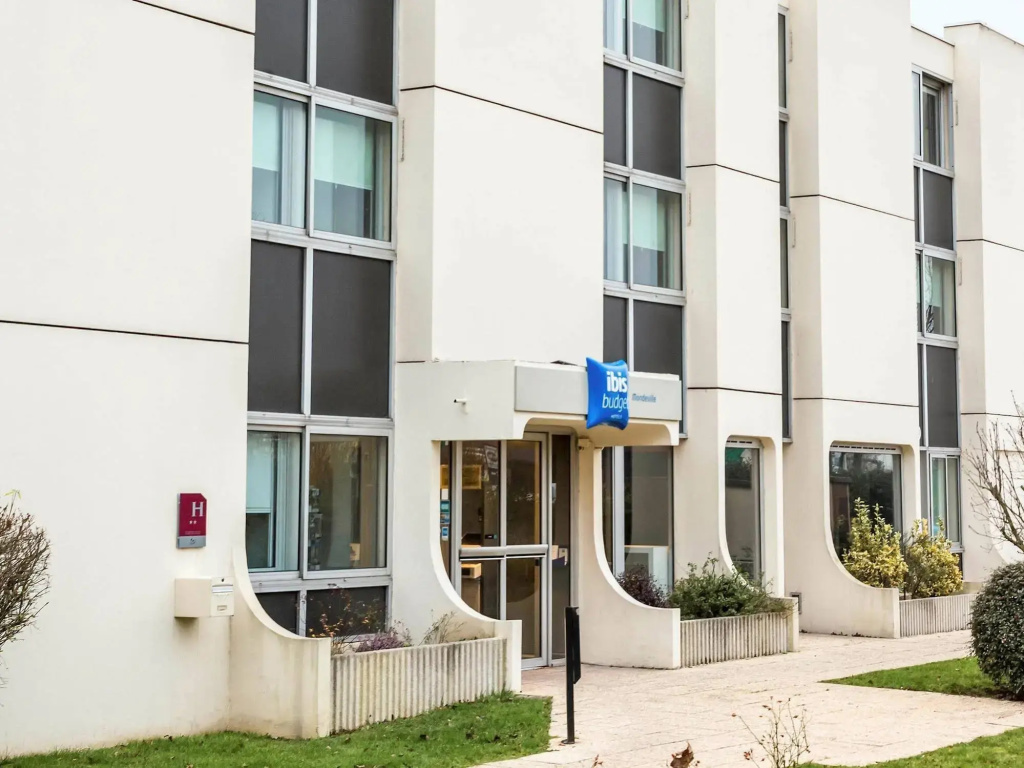 Voir la photo 1 — ibis Budget Caen Mondeville
