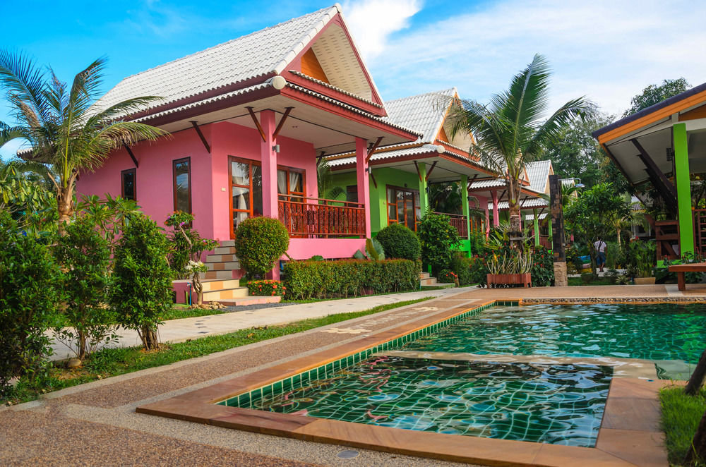 Pinky Bungalows Resort image