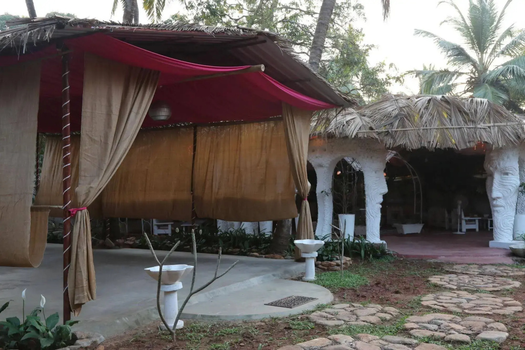 Shantie Shakthi Vagator Resort with Swimming Pool - Général