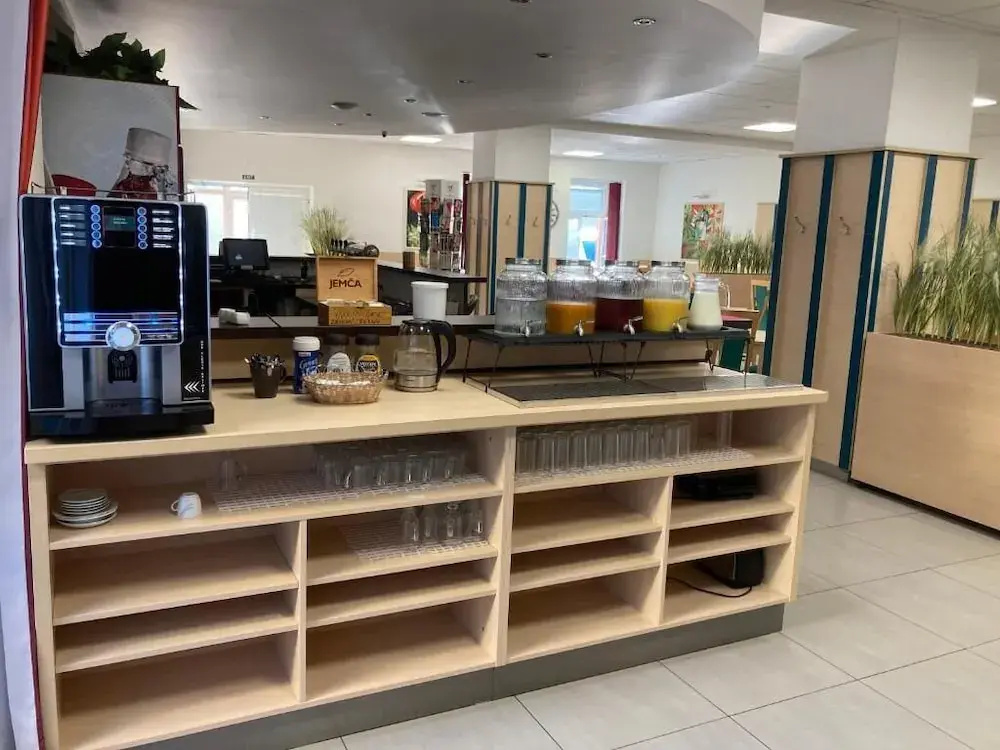 Lobby & Reception