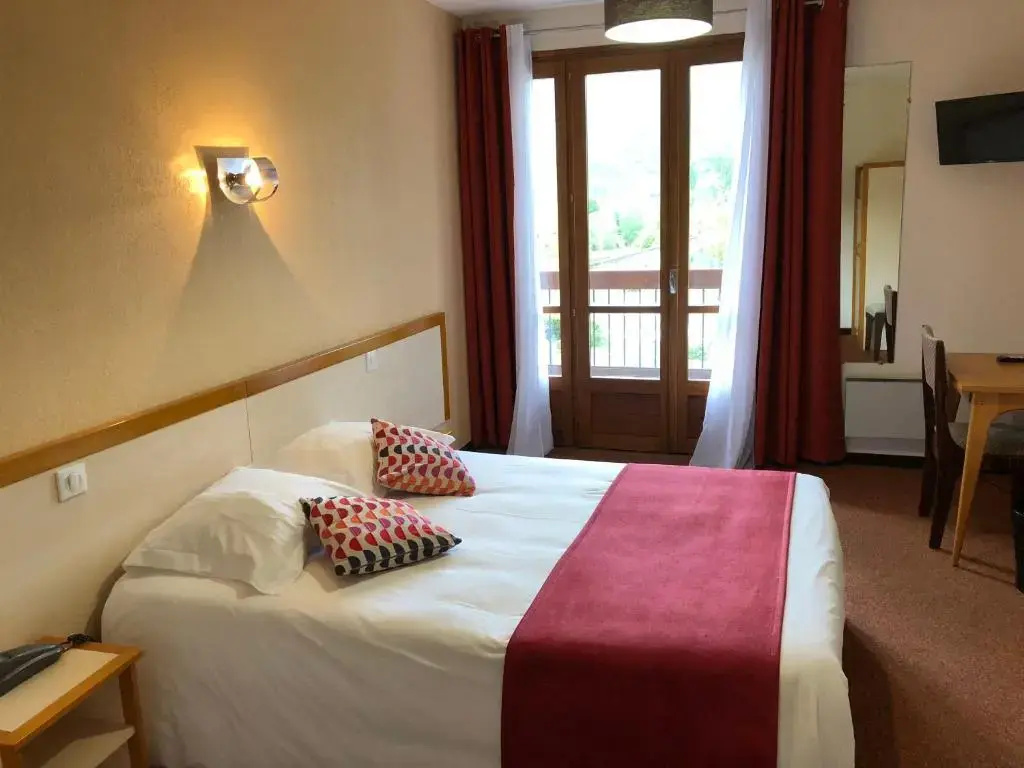 Standard Double room (full double bed)