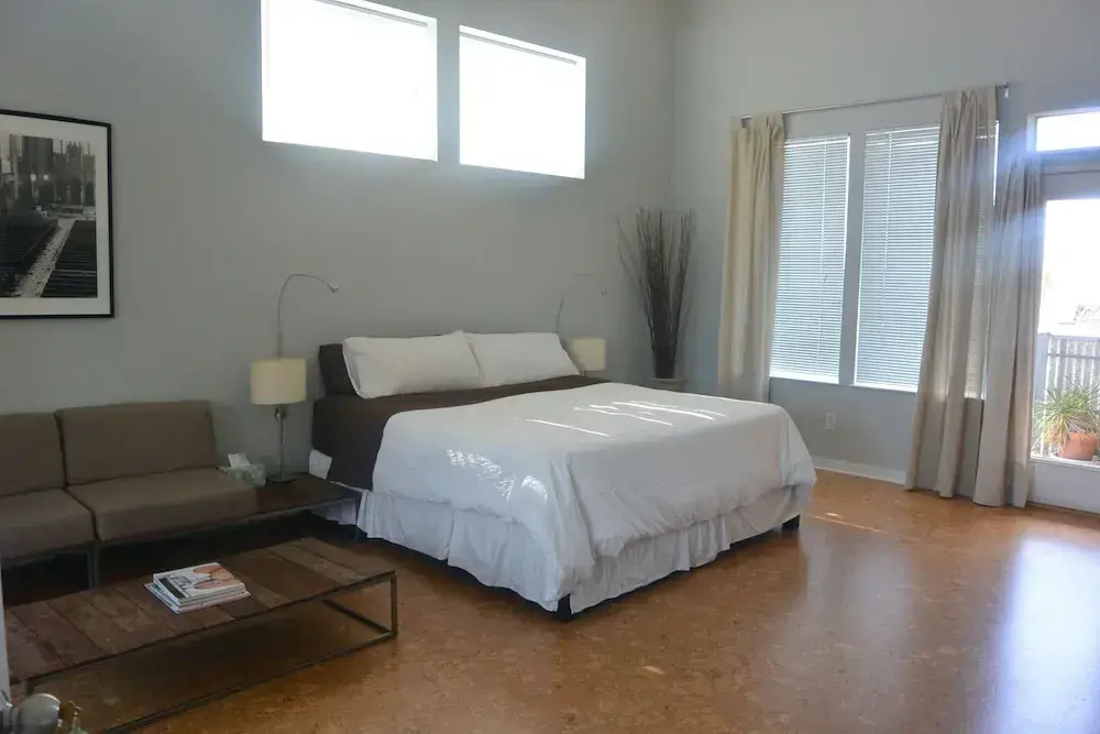 Executive Double room with balcony (full double bed)