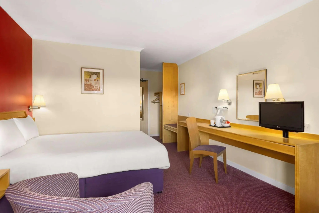 Double room (full double bed)