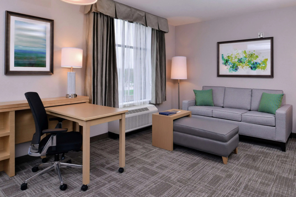 Homewood Suites by Hilton Des Moines Airport - 3
