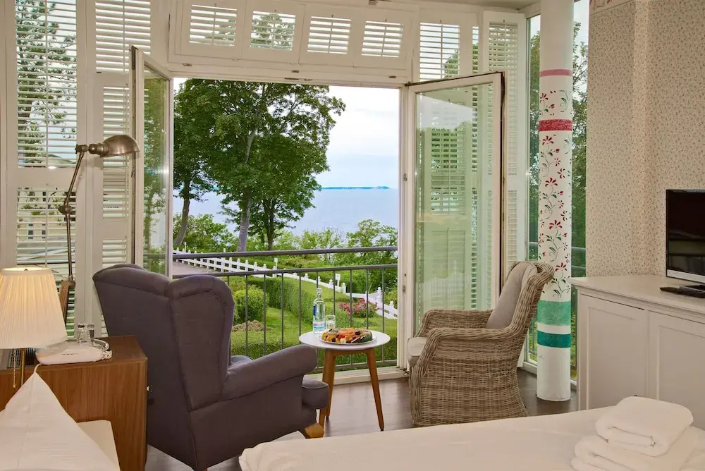 Comfort Double Cottage with ocean view full double bed
