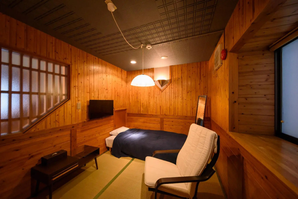 Economy room
