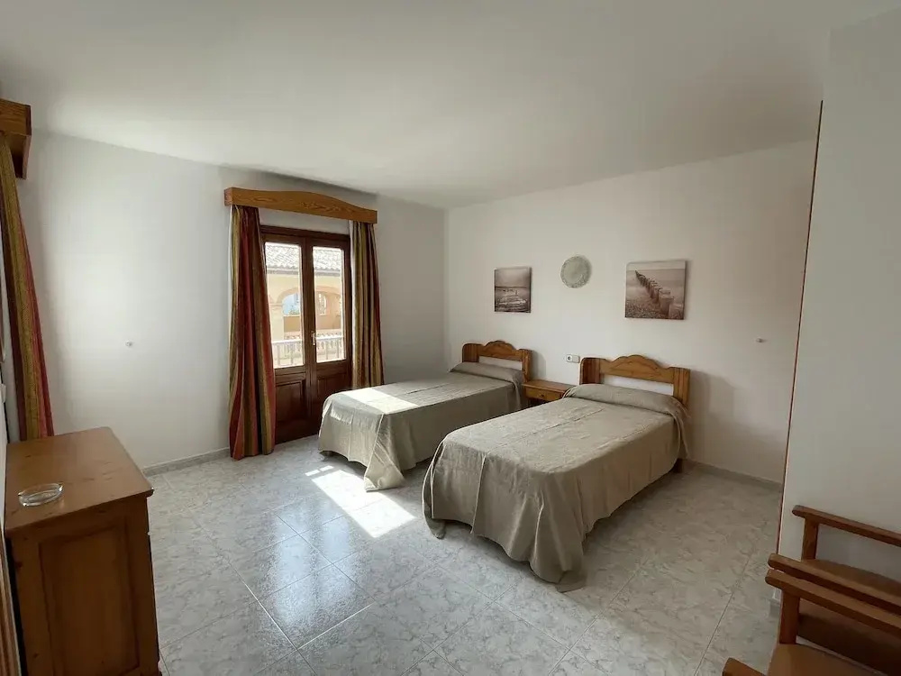 Double room with balcony (full double bed)